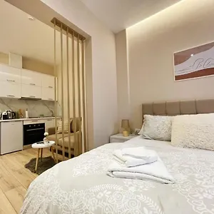 Apartment Aj Apartments, Hidden Gem In The Heart Of, Tirana