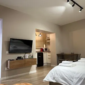 Apartament 4seasonsgea , Deluxe , Centre ,, Tirana